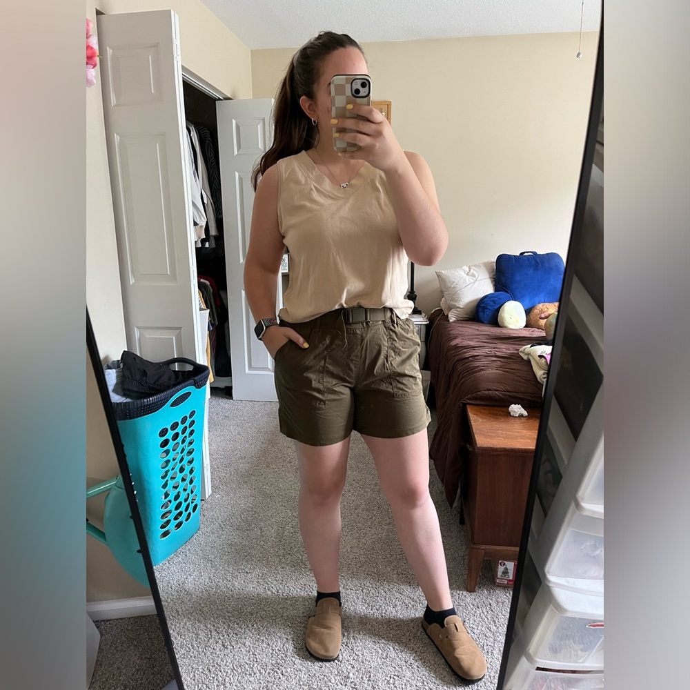 MONDETTA Green shorts- great condition